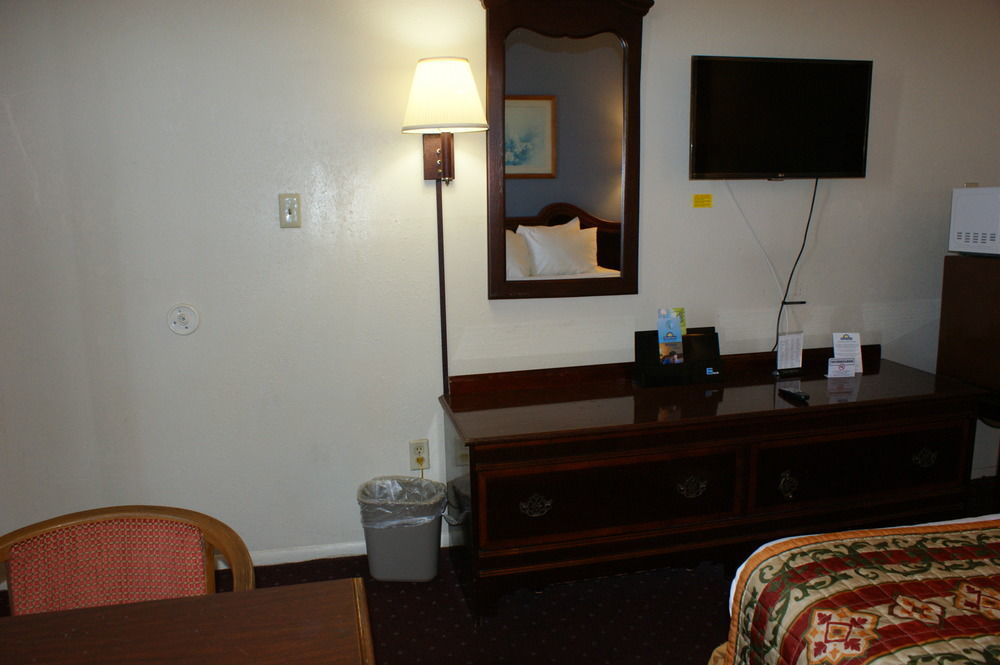 Days Inn By Wyndham Statesville Exterior foto